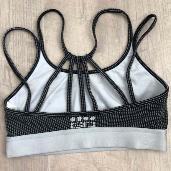 Adorable strappy texture sports bra size s/m. - Picture 7 of 8